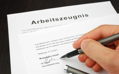 Wer leistet die Arbeitszeugnis Unterschrift ?